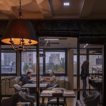Solutel Apartments-34 Бишкек Экстерьер фото